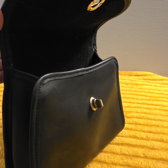 Vintage Coach Regina - Picture 3 of 7